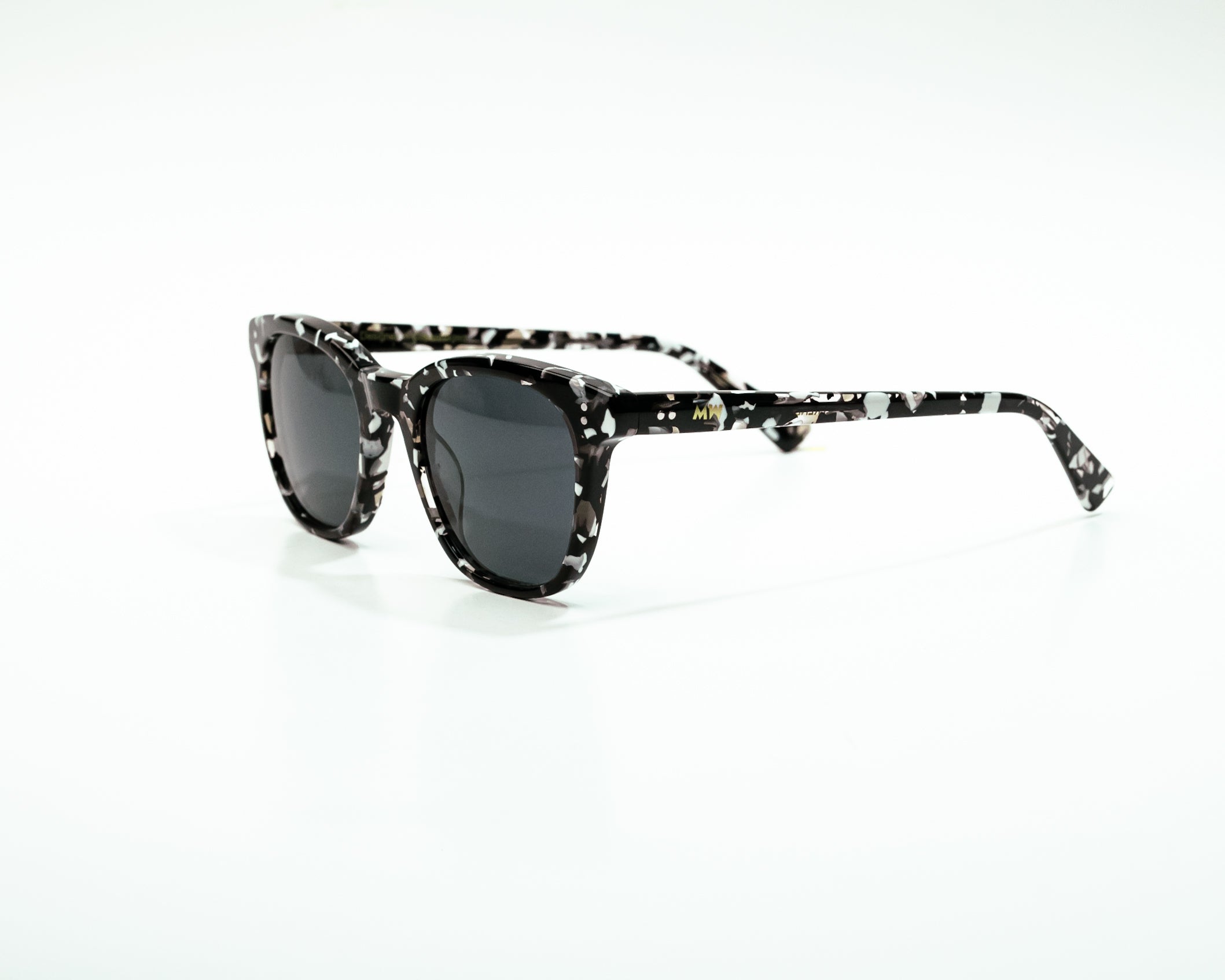 AUDRY  BLACK AND WHITE