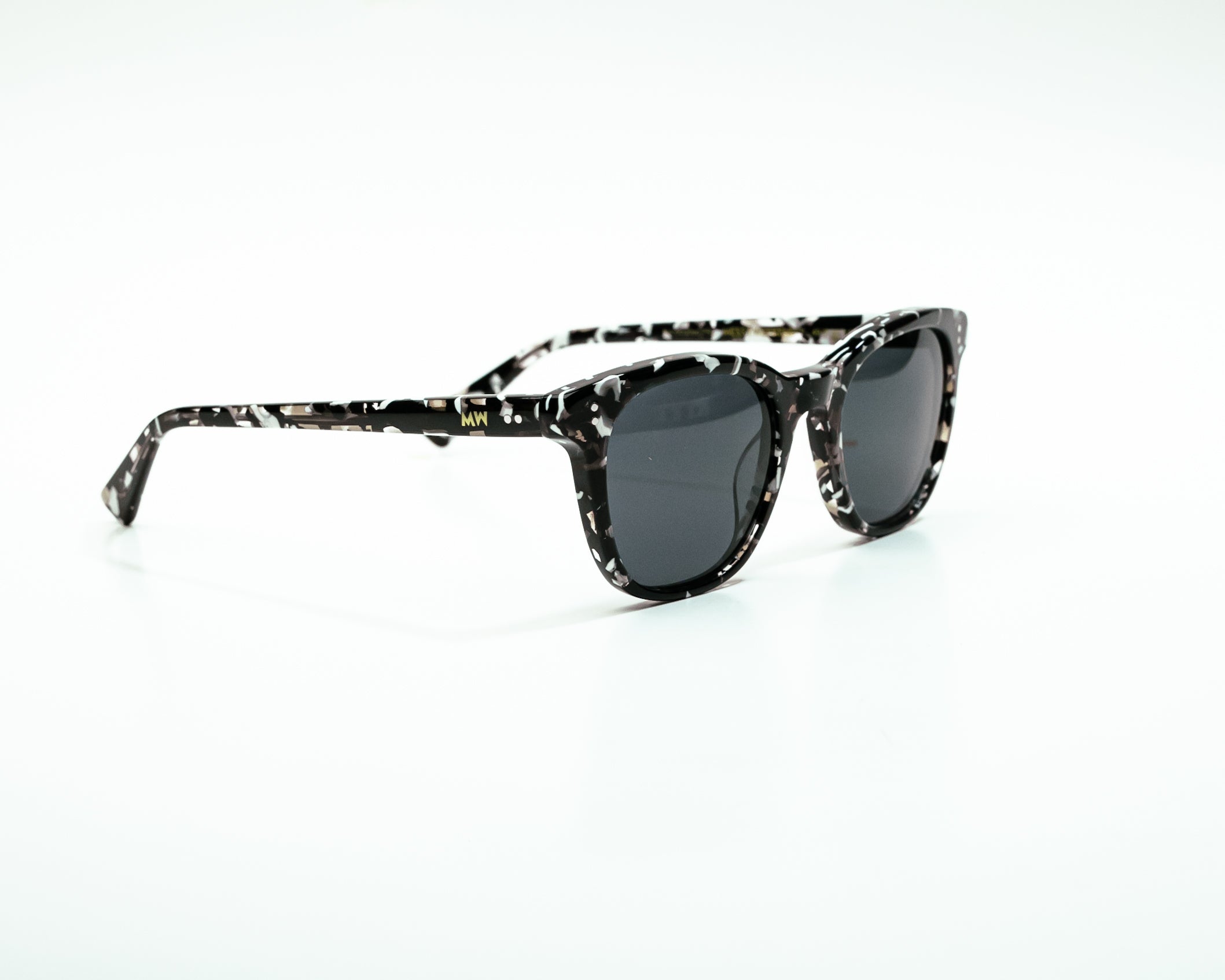 AUDRY  BLACK AND WHITE